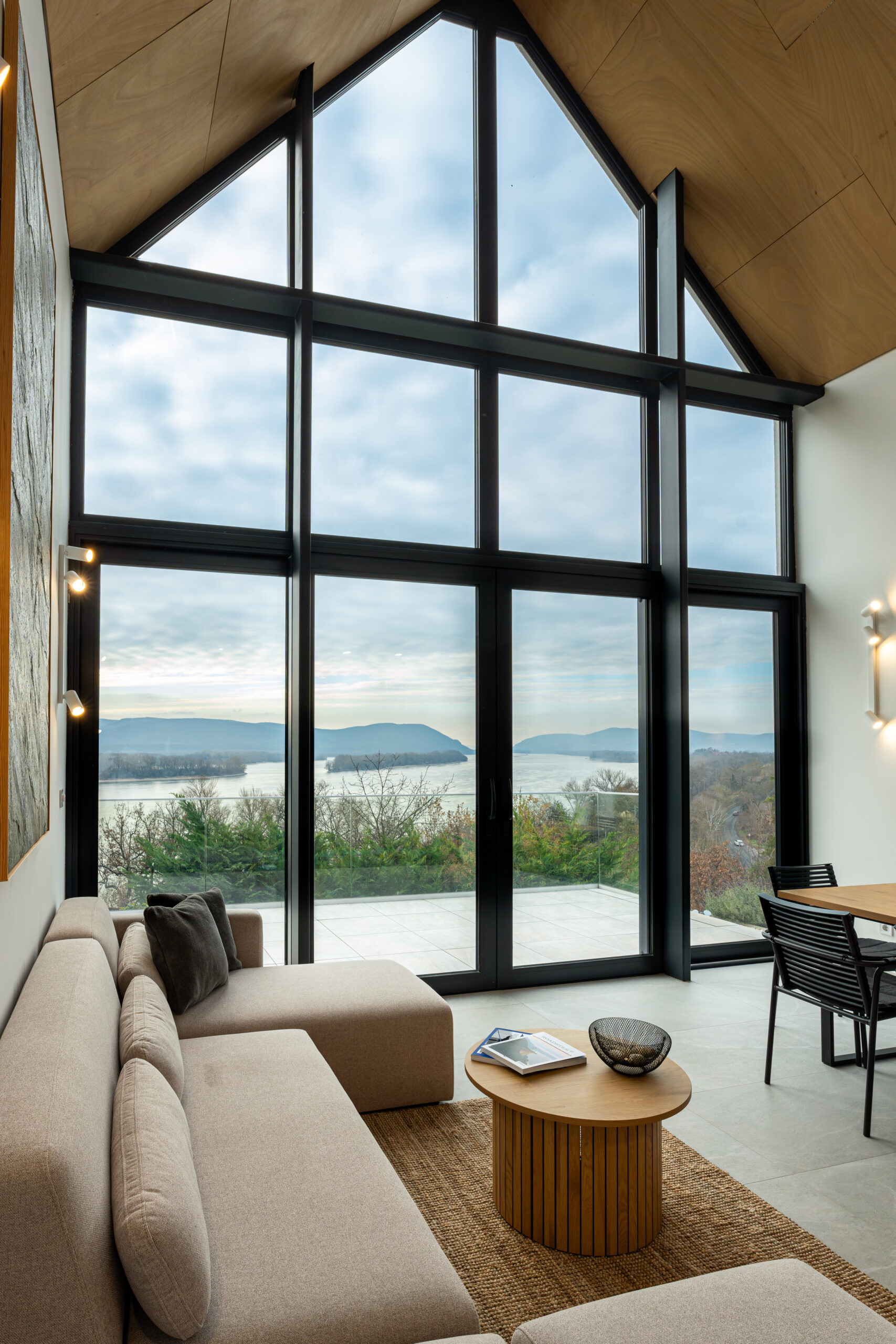 DSC02946-Enhanced-NR